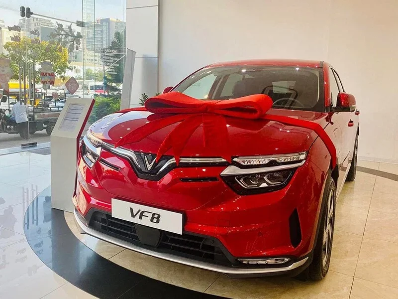 VinFast VF8 Eco9